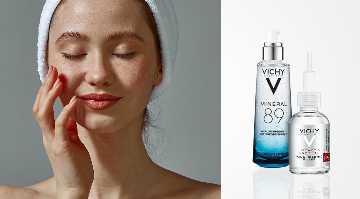 Junge Frau mit Hand im Gesicht und geschlossenen Augen trägt ein Hautpflegeprodukt auf, daneben zwei Vichy Produkte: Mineral 89 Hyaluron-Boost und Liftactiv Supreme HA Epidermic Filler