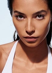 5-Dinge,-die-zu-Akne-neigende-Haut-am-Strand-reizen-können