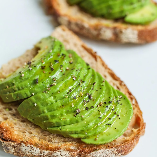 Avocadobrot als gesundes Lebensmittel für die Ernährung in den Wechseljahren