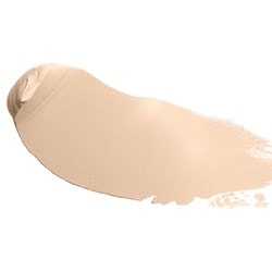 Ein Klecks Foundation auf weißem Hintergrund